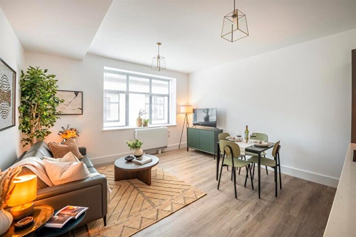 2 Bedroom Flat To Rent In Gemini House, Hove, BN3