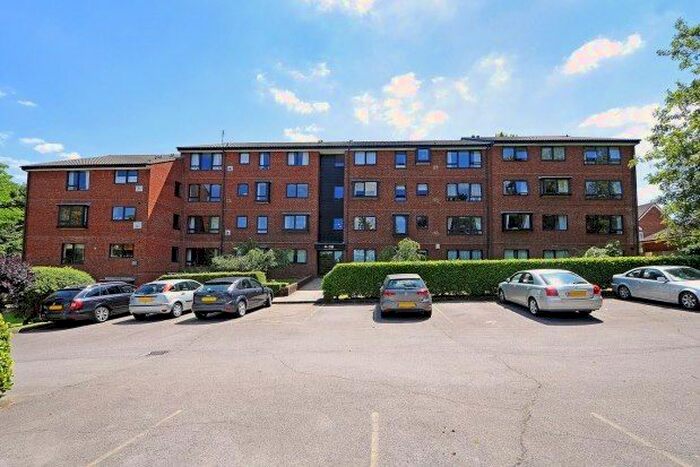 1 Bedroom Flat To Rent In Whitehaven Close, Bromley, BR2