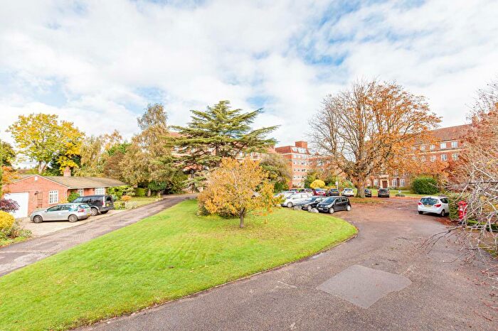 2 Bedroom Apartment To Rent In Woodstock Close, Summertown, OX2
