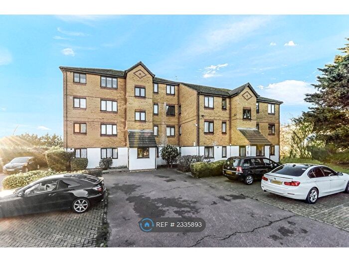 2 Bedroom Flat To Rent In Alan Hocken Way, London, E15