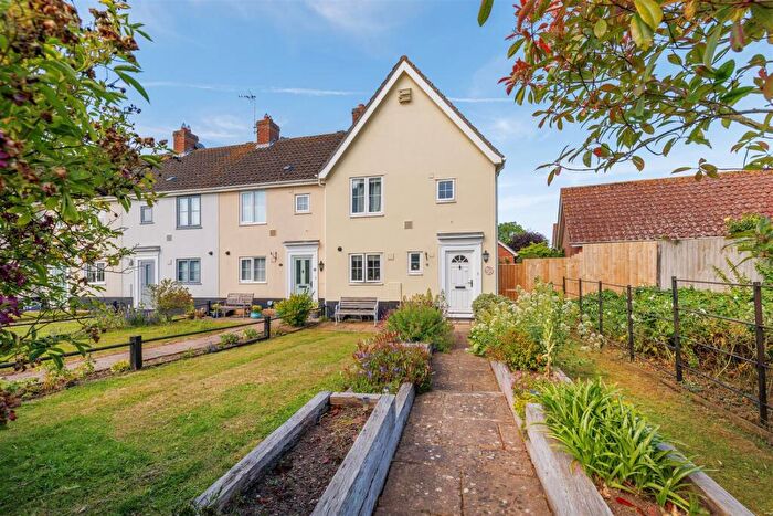 3 Bedroom End Of Terrace House For Sale In Roman Way, Halesworth, IP19