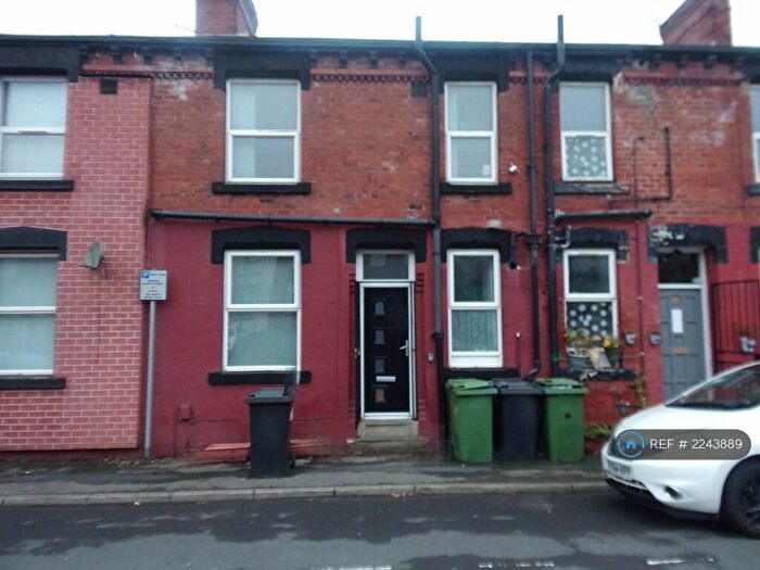 2 Bedroom Terraced House To Rent In Edgware Grove, Leeds, LS8