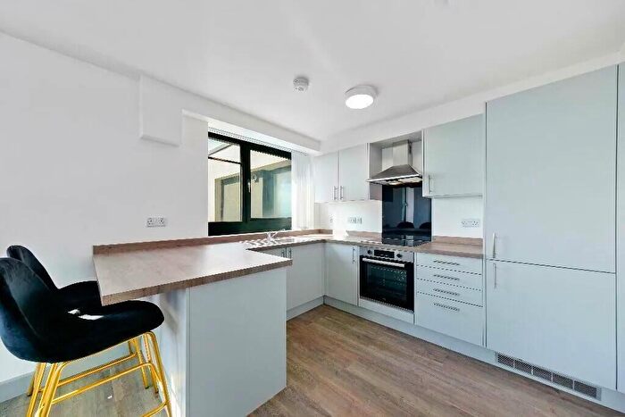 1 Bedroom Apartment To Rent In Dean House, L22
