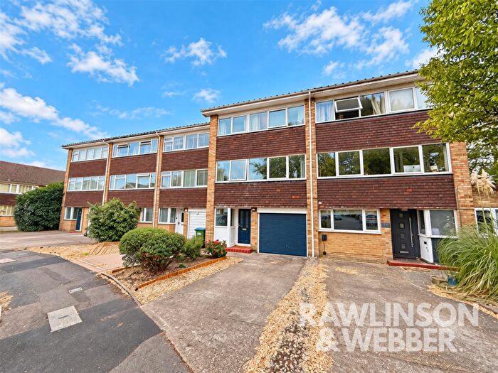 3 Bedroom Terraced House For Sale In Bedster Gardens, West Molesey, KT8
