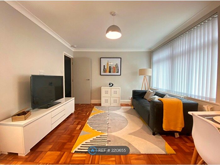 1 Bedroom Flat To Rent In Hurst Court, London, SE25