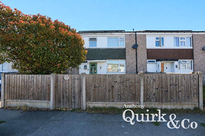 3 Bedroom Semi-Detached House For Sale In First Avenue, Canvey Island, SS8