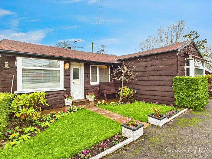 2 Bedroom Chalet For Sale In Garstang Road, Larbreck, Preston, PR3