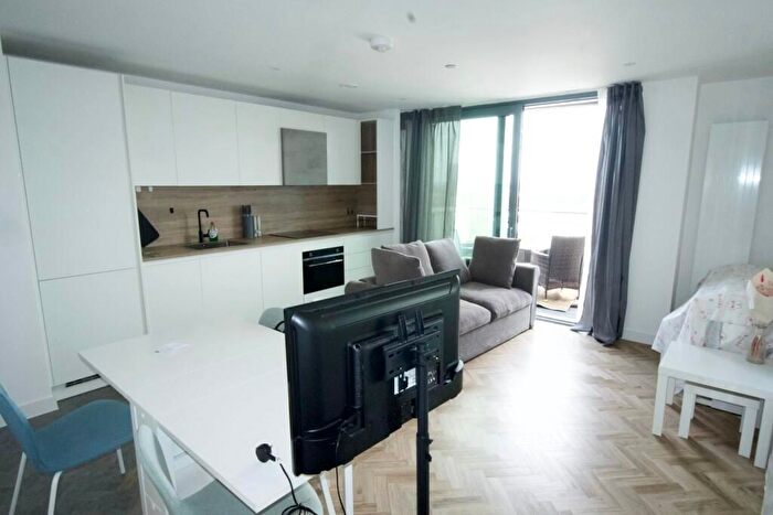 1 Bedroom Flat For Sale In Skyline Aparments, London, E3