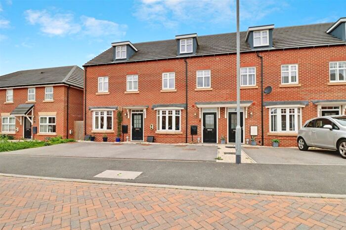 3 Bedroom Town House For Sale In Chalgrove Place, Nantwich, CW5