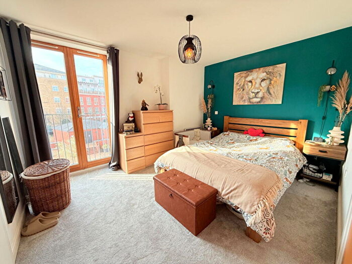 2 Bedroom Flat For Sale In Cornwood House, Cornwood Lane, Dickens Heath, B90