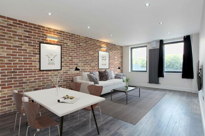 2 Bedroom Flat To Rent In Copperfield Road, Mile End, E3