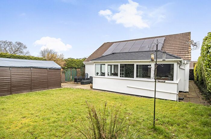 4 Bedroom Bungalow For Sale In Lakelands Close, Witheridge, Devon, EX16