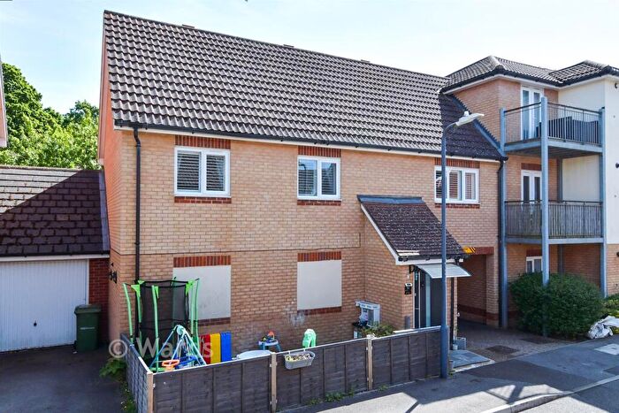 2 Bedroom Coach House For Sale In Thomas Rider Way, Boughton Monchelsea, Kent, ME17
