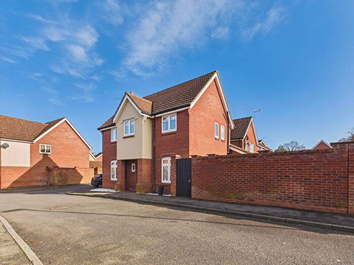 3 Bedroom Detached House For Sale In Masefield Drive, Downham Market, PE38