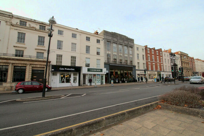 9 Bedroom Flat To Rent In Parade, Leamington Spa, Warwickshire, CV32
