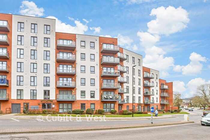 1 Bedroom Apartment For Sale In West Green Drive, West Green, Crawley, West Sussex, RH11