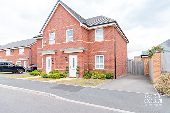 3 Bedroom Semi-Detached House For Sale In Rosings Drive, Tamworth, B78