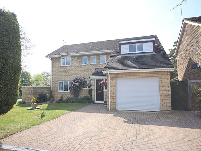 4 Bedroom Detached House For Sale In Bell Piece, Sutton Benger, Chippenham, SN15
