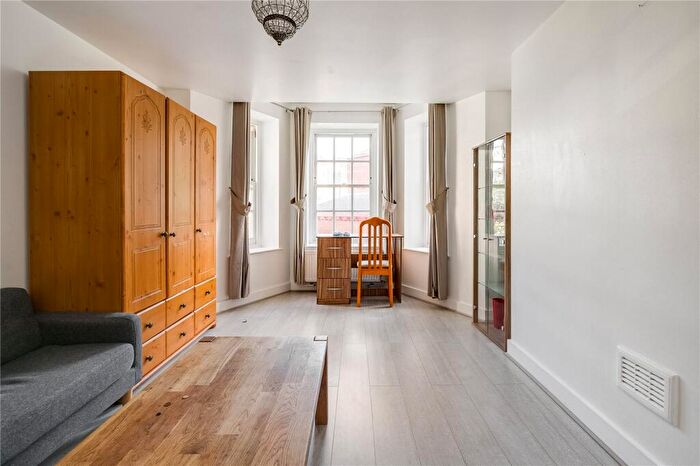 4 Bedroom Apartment To Rent In Levita House, Chalton Street, London, NW1