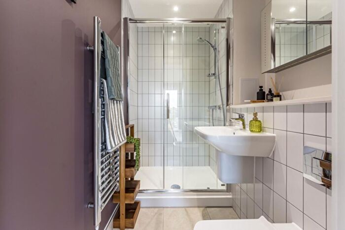 2 Bedroom Apartment To Rent In Kooky High Wycombe, Desborough Road High Wycombe, HP11