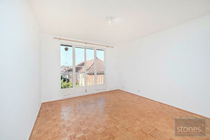 1 Bedroom Apartment To Rent In Colney Hatch Lane, London, N10