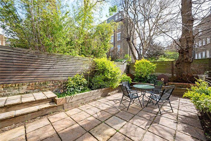 2 Bedroom Flat For Sale In Hamilton Court, Longridge Road, London, SW5