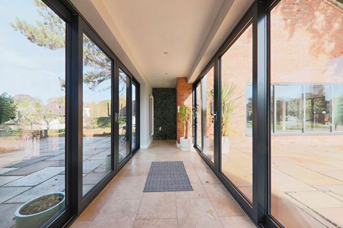 6 Bedroom Detached House For Sale In Market Place, Hornsea, HU18