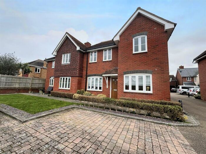 2 Bedroom Flat To Rent In Amberley Court, Stubbington, PO14