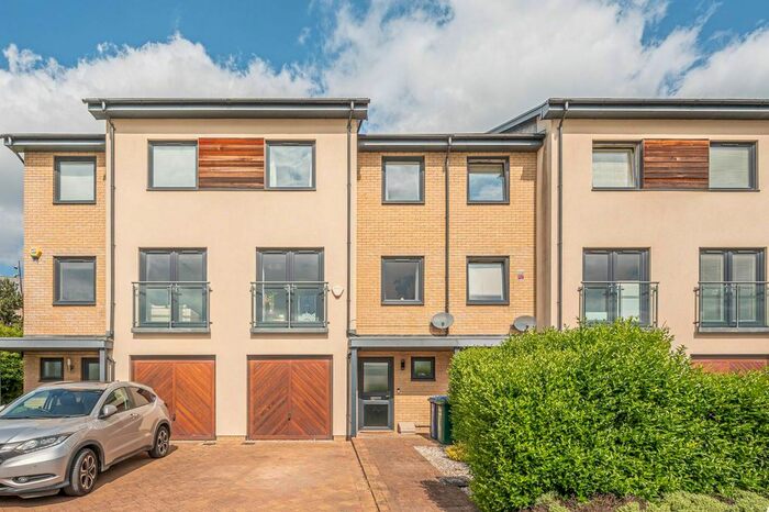 4 Bedroom Terraced House To Rent In Morphou Road, Mill Hill, London, NW7