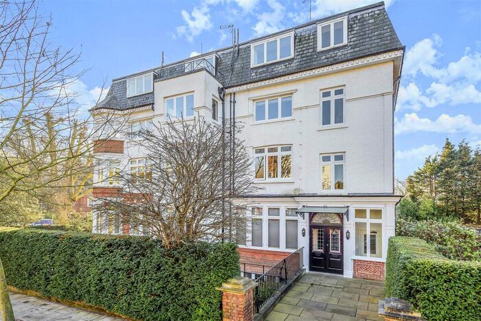 3 Bedroom Flat To Rent In Heath Drive, Hampstead, NW3