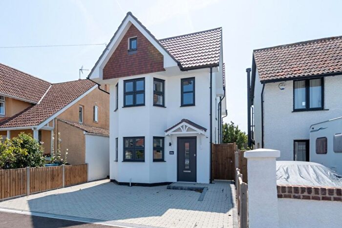 4 Bedroom Detached House For Sale In Tennyson Road, Bognor Regis, PO21