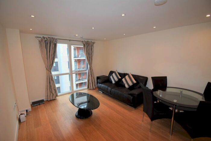 1 Bedroom Flat To Rent In Railway Terrace, Slough, SL2