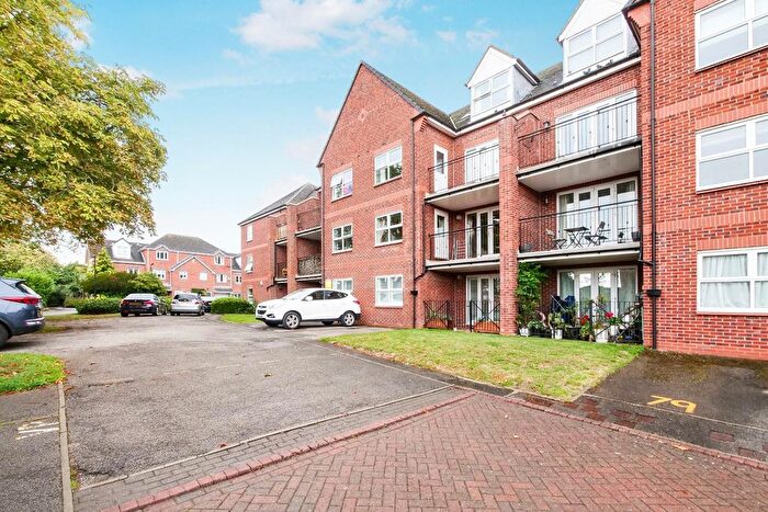 2 Bedroom Flat For Sale In Whitecross Gardens, York, YO31
