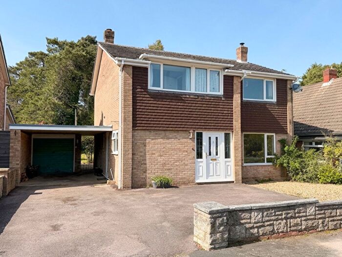 4 Bedroom Detached House For Sale In Roman Way, Dibden Purlieu, SO45