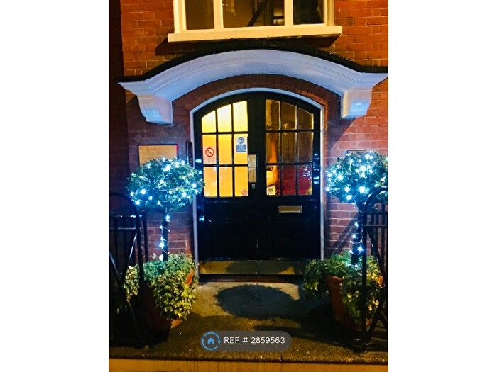 1 Bedroom Flat To Rent In Garrick House, London, W1J