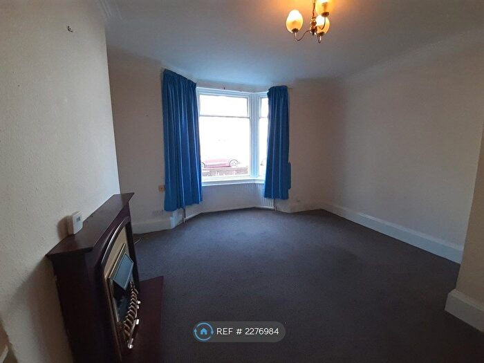 1 Bedroom Flat To Rent In Trafalgar Square, Scarborough, YO12