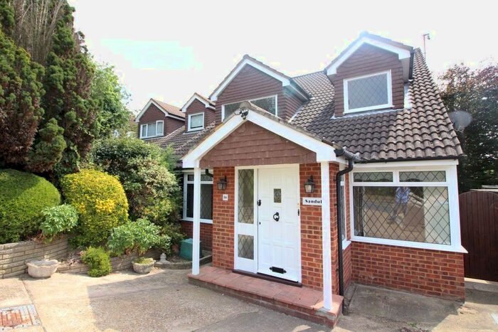 4 Bedroom Property To Rent In Meadowbank, Watford, WD19