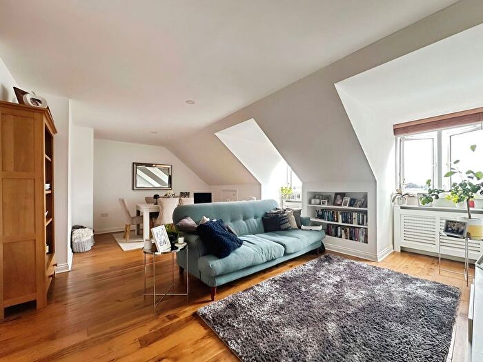 2 Bedroom Flat For Sale In Southampton Road, Eastleigh, SO50