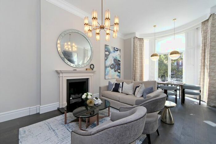 2 Bedroom Flat To Rent In Lennox Gardens, Knightsbridge, SW1X