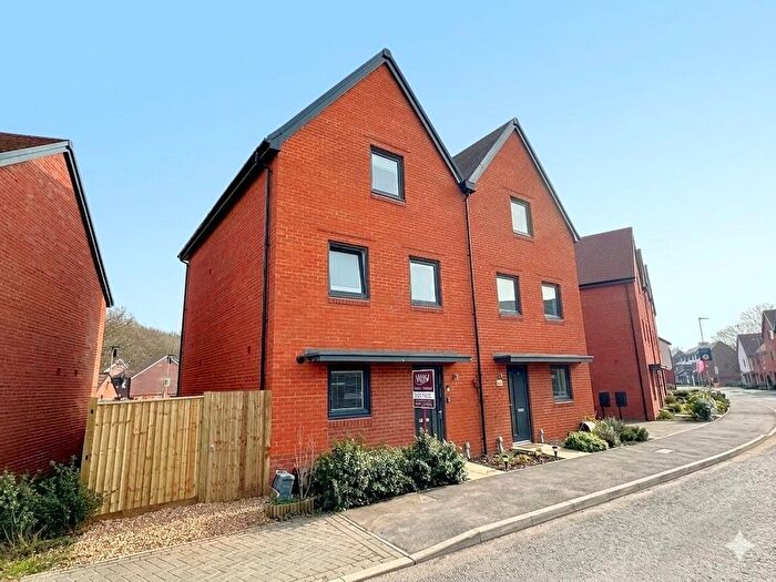 4 Bedroom Town House For Sale In Curbridge Way, Curbridge, SO30