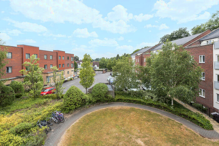 3 Bedroom Apartment To Rent In Beech Road, Headington, OX3