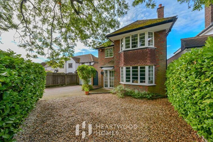 4 Bedroom Detached House For Sale In Watling Knoll, Radlett, WD7