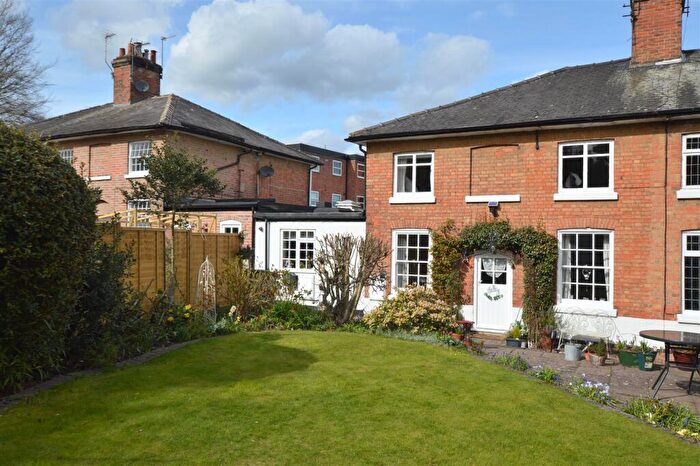 2 Bedroom Cottage For Sale In New Road, Darley Abbey, Derby, DE22