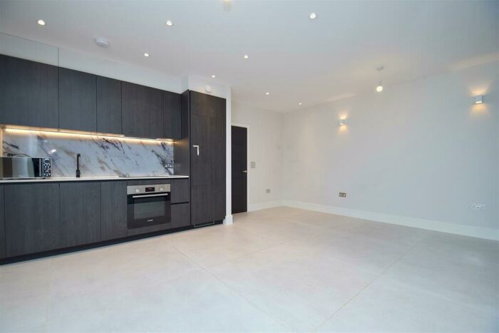2 Bedroom Apartment To Rent In Eastbury Avenue, Northwood, HA6