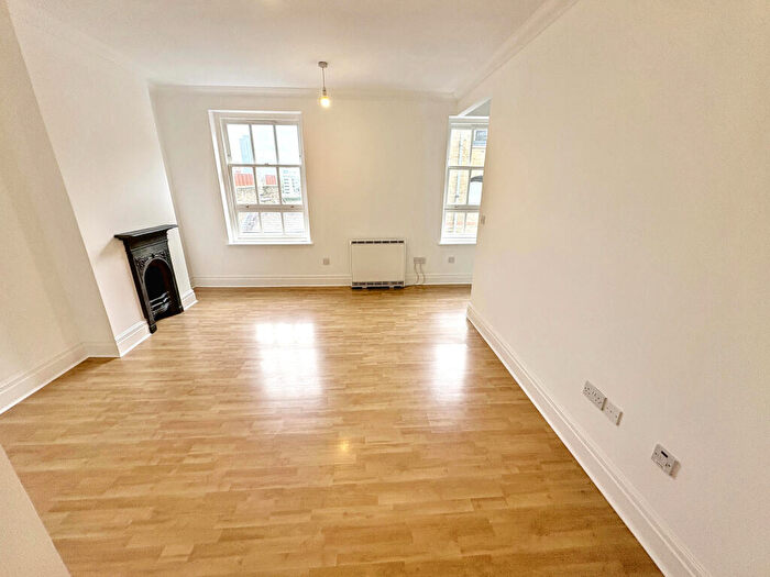 1 Bedroom Flat To Rent In New Tower Buildings, Wapping High Street, Tower Hamlets, London, E1W