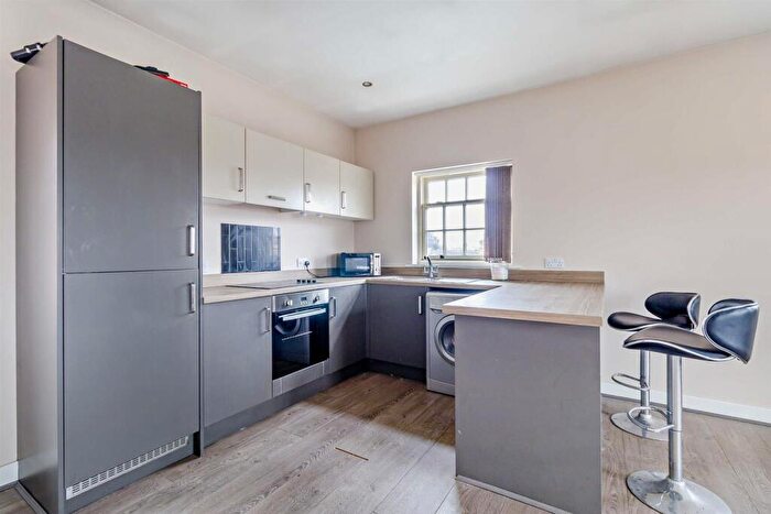 2 Bedroom Flat For Sale In High Street, Bawtry, Doncaster, DN10