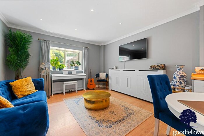 1 Bedroom Apartment For Sale In London Road, Mitcham, CR4