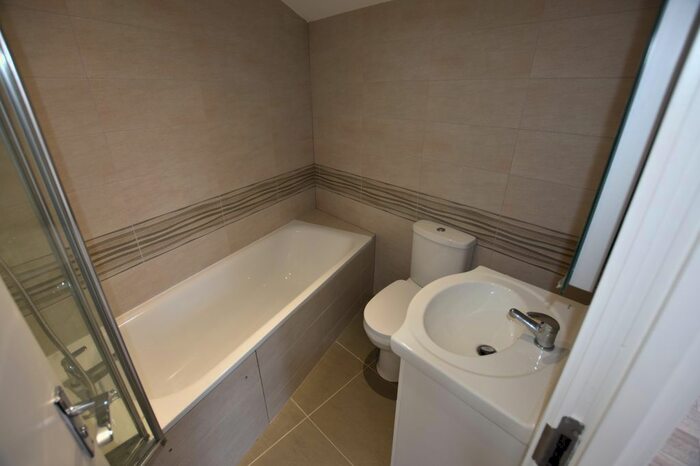 2 Bedroom Flat To Rent In Cross Road, Sidcup, DA14