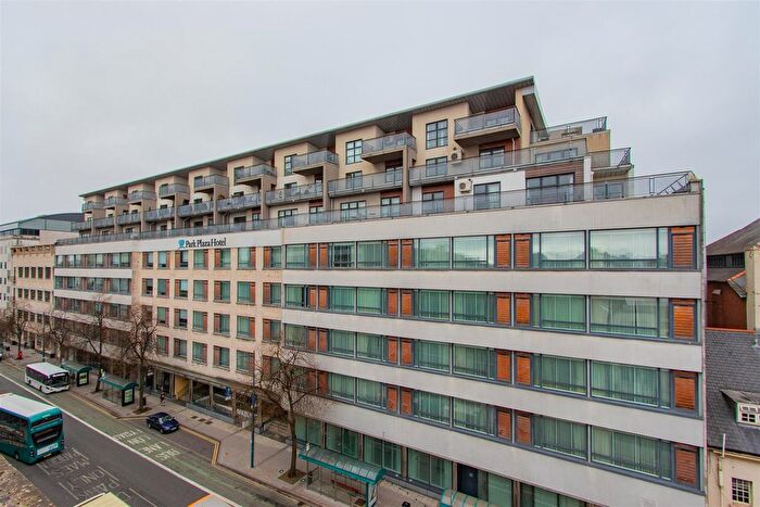 2 Bedroom Flat To Rent In Park View, City Centre, Cardiff, CF10
