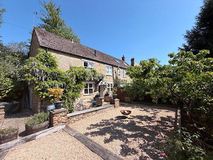 2 Bedroom Semi-Detached House For Sale In North Side, Steeple Aston, Oxfordshire, OX25